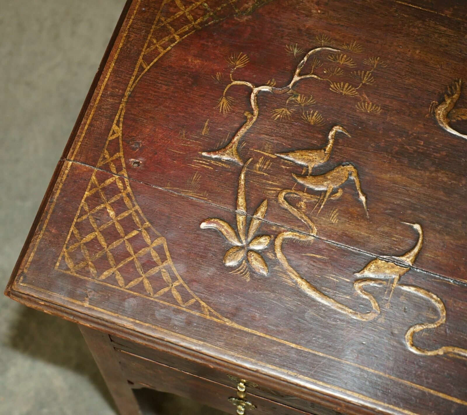 photo vinterior Antique Original George III Red Lacquer & Gilt Japanned Side Table Circa 1760