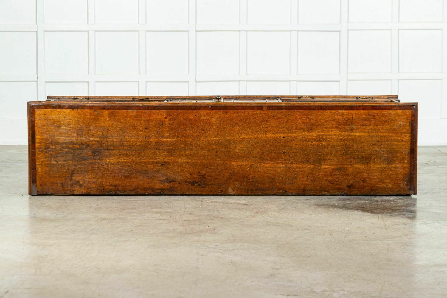 photo furniture Large English George III Oak & Mahogany Dresser Base