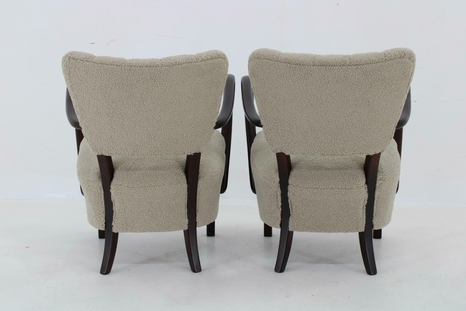 1930s Pair Of Jindrich Halabala Art Deco H 237 Armchairs In Bouclé, Restored photo vinterior