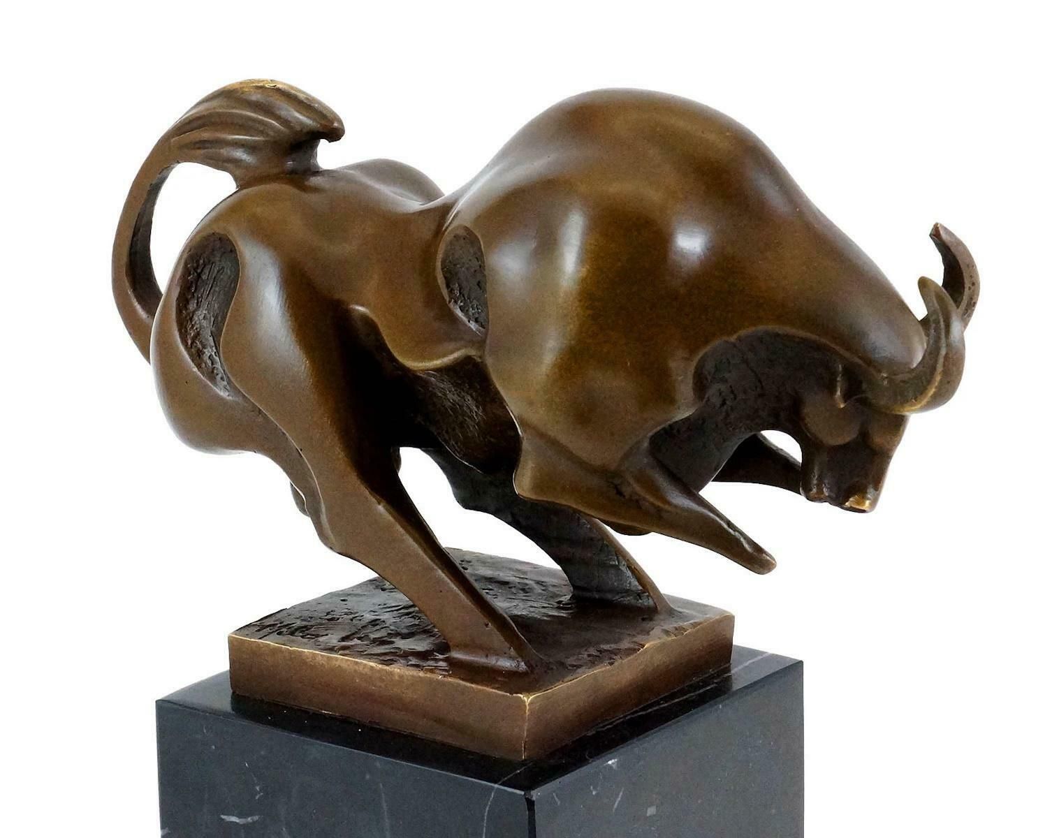 Bronze Sculpture Of A Bull In Motion, 20th Century. photo vinterior