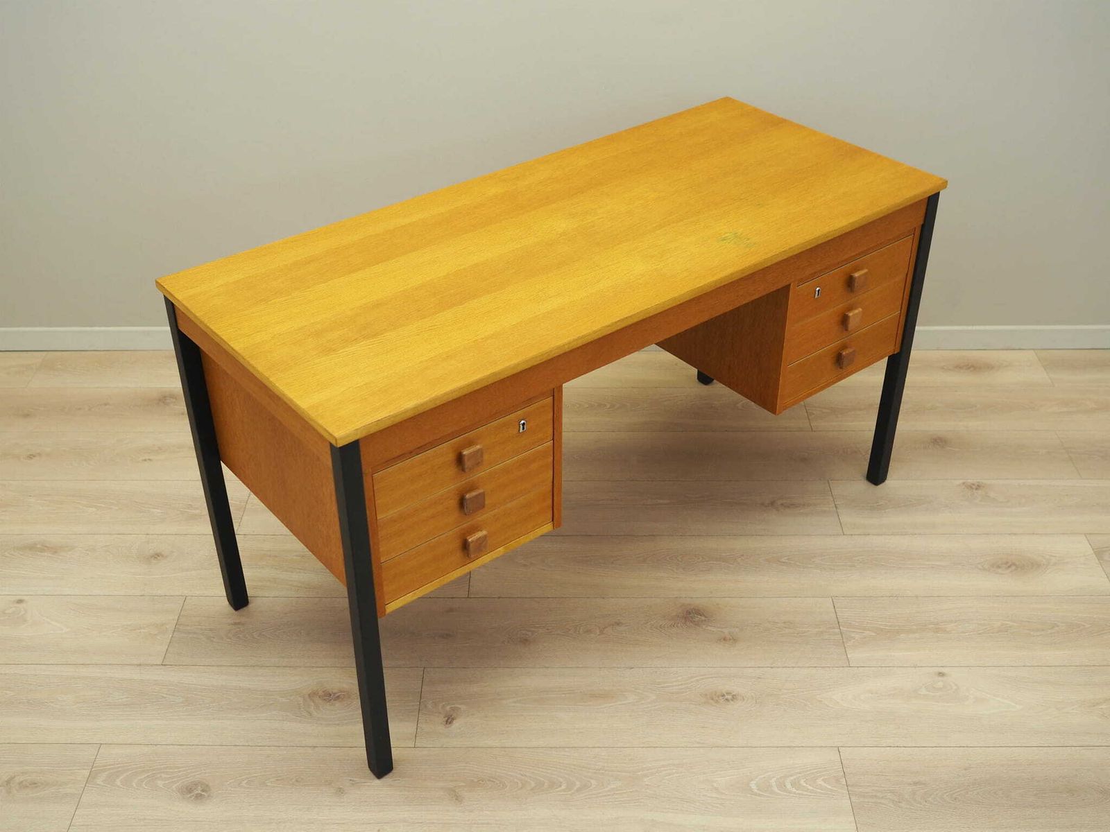 Ash Desk, Danish Design, 1970s, Manufacturer: Domino Møbler photo 1069.0