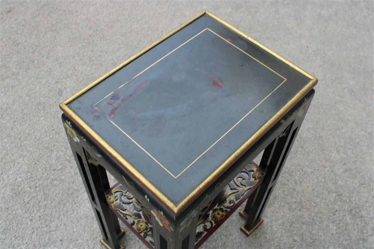 photo for sale Guèridon In Chinese Lacquer Circa 1950s Colored Wood And Floral With Gilded Parts