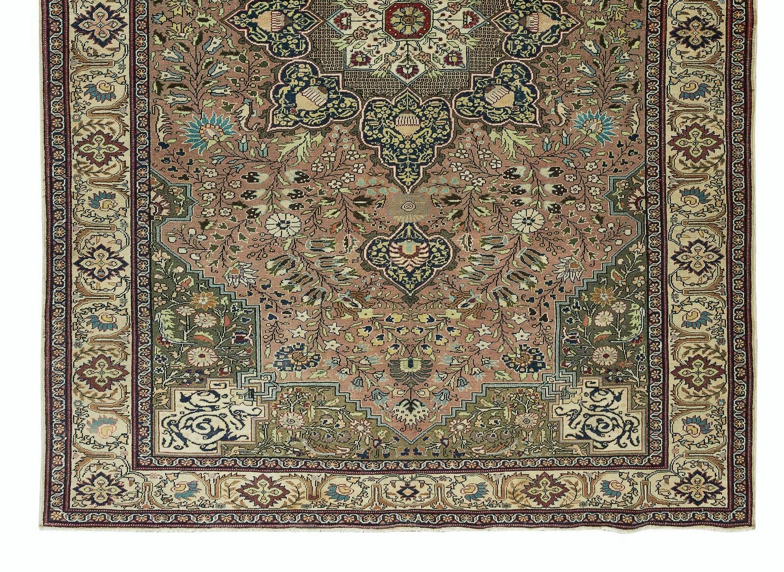 Traditional Vintage Hand Knotted Turkish Rug With Medallion Design photo 891.0