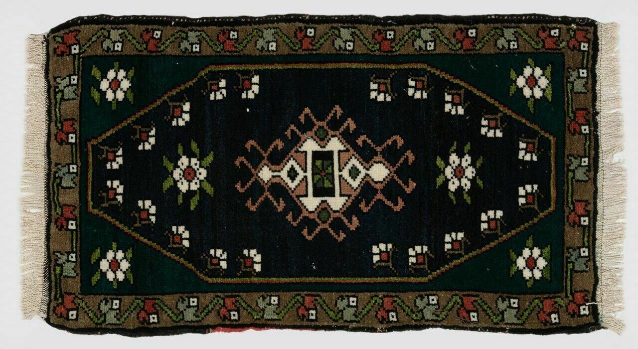 17x30 In Small Vintage Rug. Hand Knotted Turkish Accent Carpet. 1960's Door Mat photo Textiles