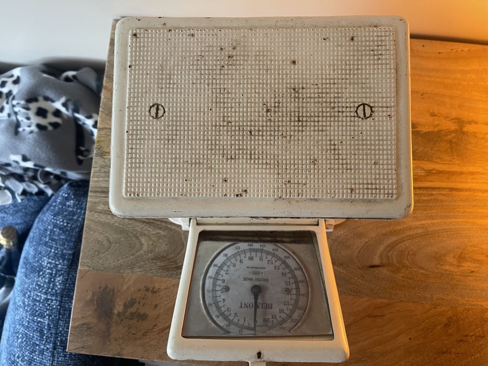 Antique 1920's Belmont Scales, 1920s photo vinterior