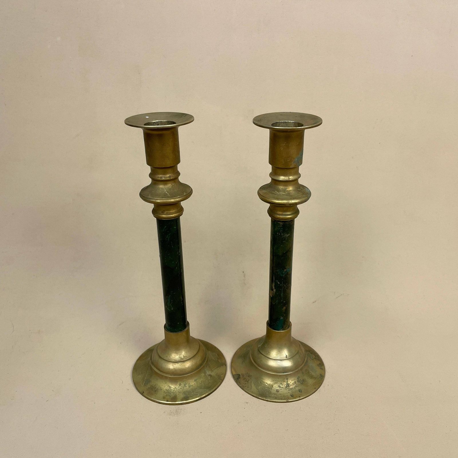 Antique Matching Pair Of Gold Brass Metal Candlestick Candle Stick Vintage Taper Dinner Candlesticks Round Base Column Pillar Green Resin photo furniture