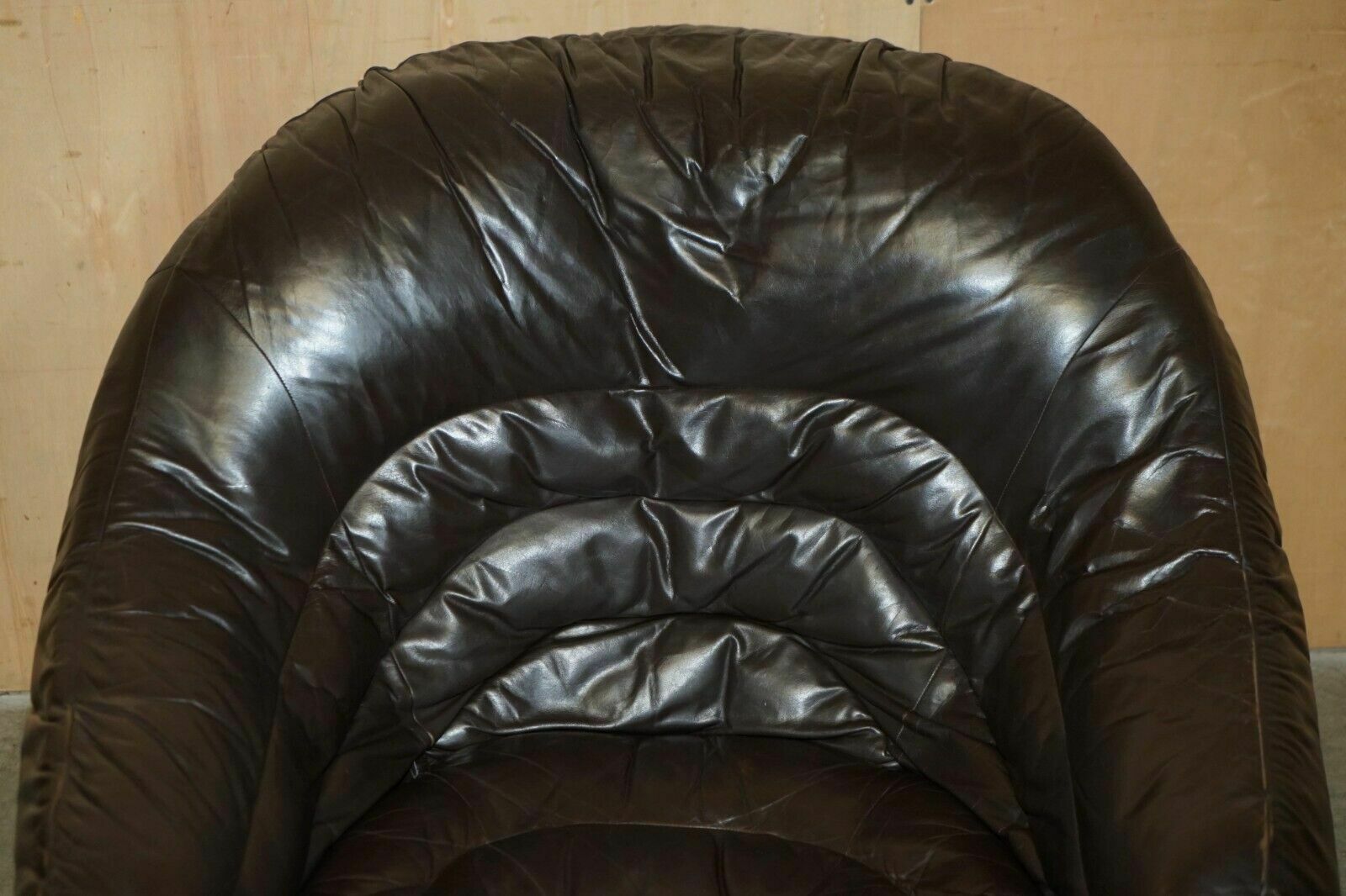 photo vintage Vintage 1960's Mid Century Modern Danish Brown Leather Sofa & Armchair Suite
