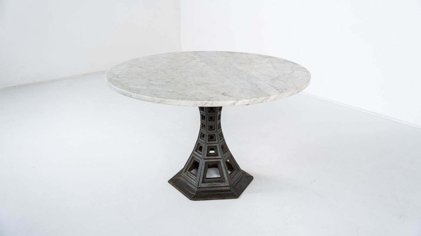 Prospettica Dining Table By Paolo Portoghesi photo furniture