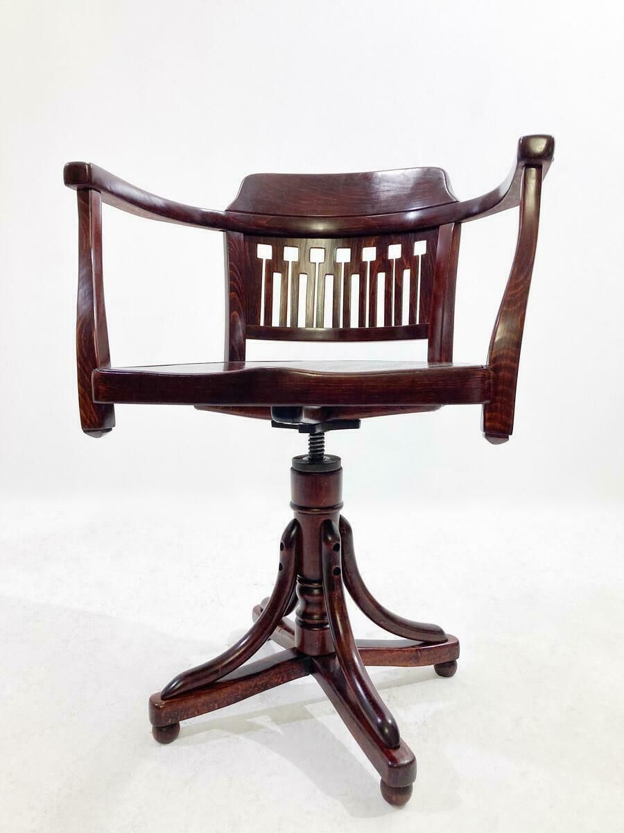 photo vintage Bentwood Office Chair Otto Wagner For Thonet, 1930s