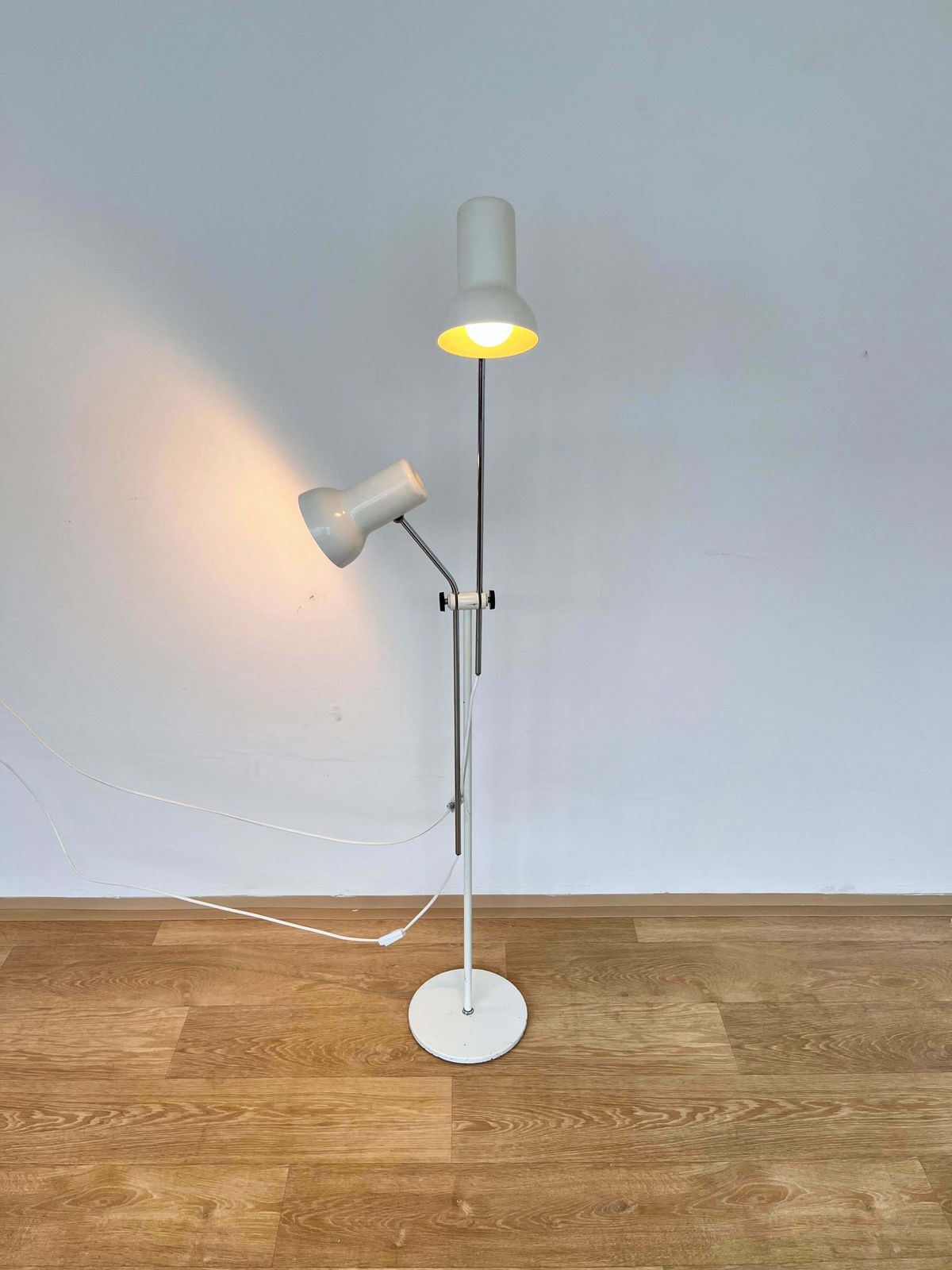 Mid-Century verstelbare designvloerlamp van Napako, jaren 1970 photo furniture