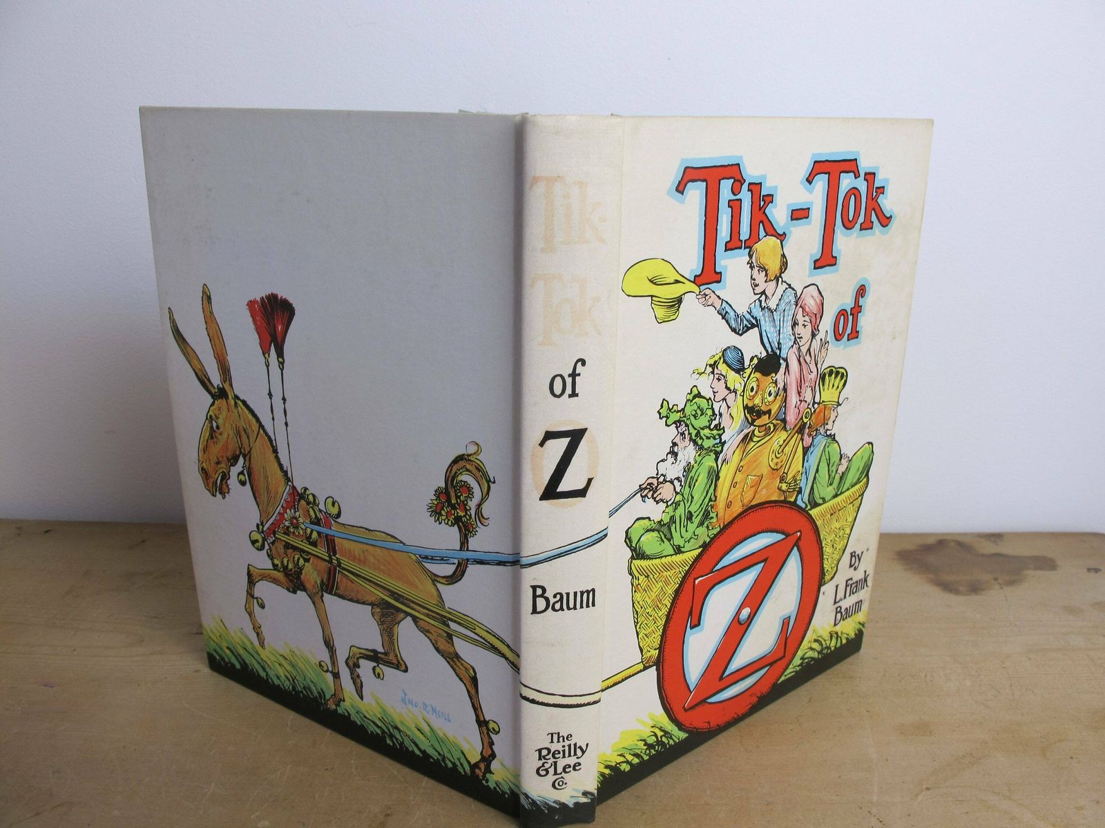 Tik Tok Of Oz By L Frank Baum. Rare   The Reilly & Lee Company   1956 White Edition. Hardback With Fabulous Illustrations! photo furniture