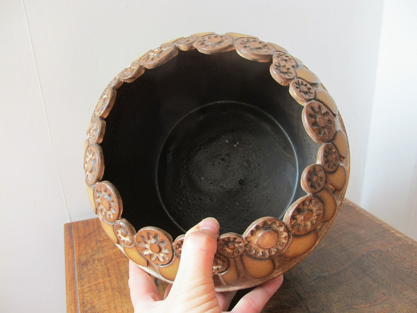 Stunning Large Stoneware Studio Pottery Vase Or Planter. Pot Bellied Vase With Lovely Incised Flower Decoration. Shelf Pottery Halifax photo for sale