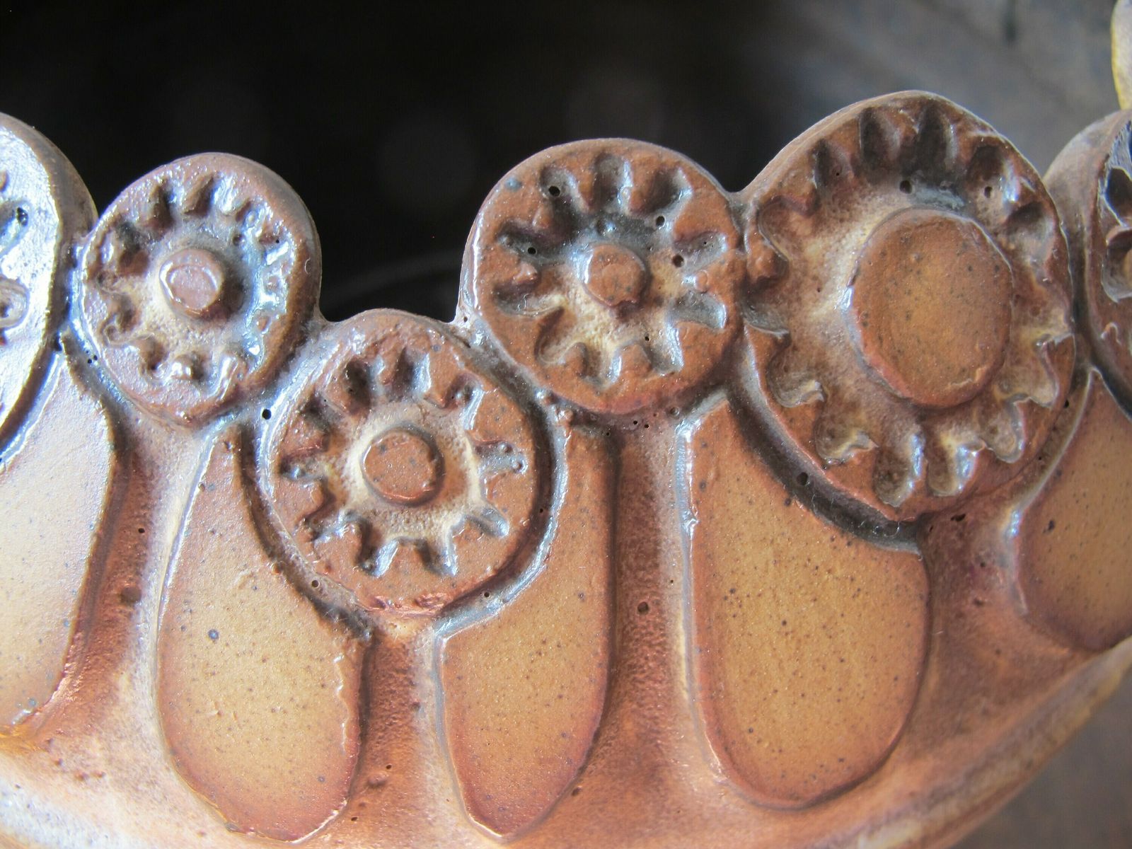 Stunning Large Stoneware Studio Pottery Vase Or Planter. Pot Bellied Vase With Lovely Incised Flower Decoration. Shelf Pottery Halifax photo vinterior
