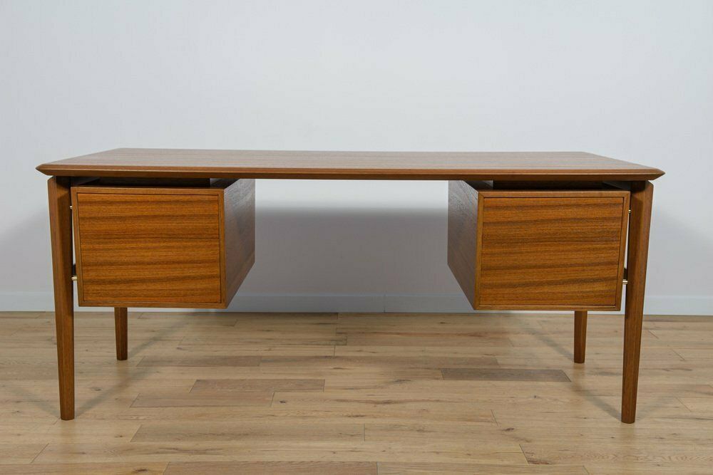 Mid Century Teak Desk By Ib Kofod Larsen For Seffle Möbelfabrik, Sweden, 1950s photo vinterior