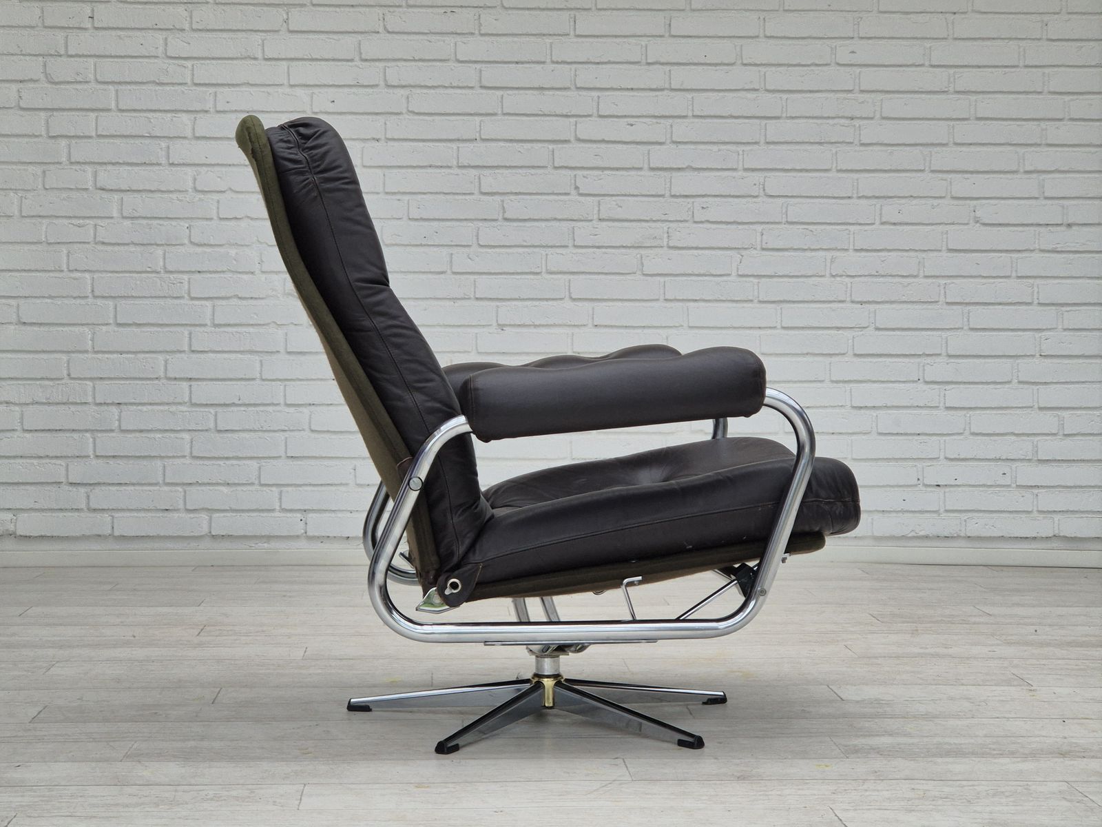 photo for sale 1970s, Danish Swivel Chair, Original Condition, Leather, Chrome Steel.