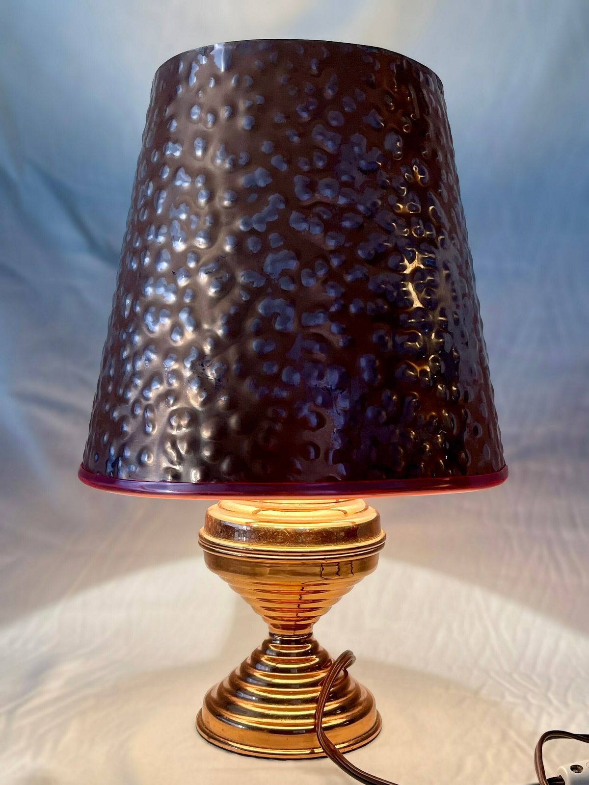 Art Deco 1930's Vintage Hammered Copper Retro Lampshade And Base Full Working Order. photo Lighting