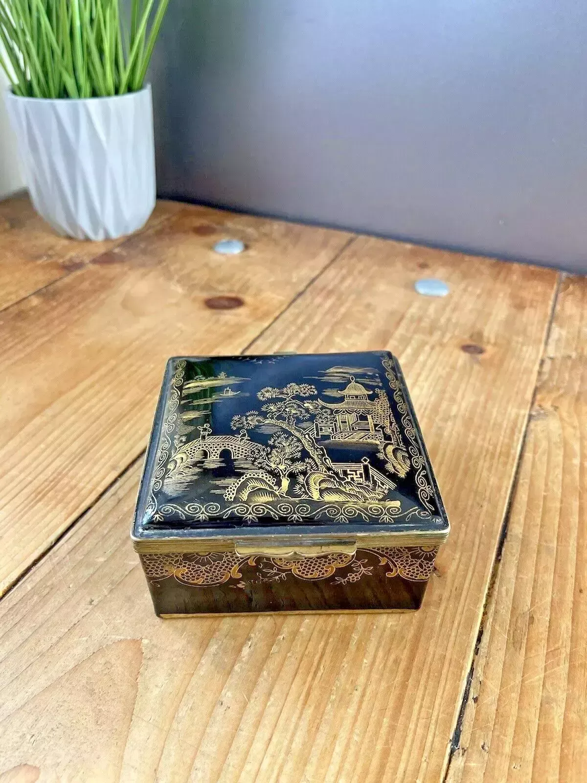 Antique Porcelain Black & Gold Chinoiserie Oriental Hinged Lid Box Thomas Goode