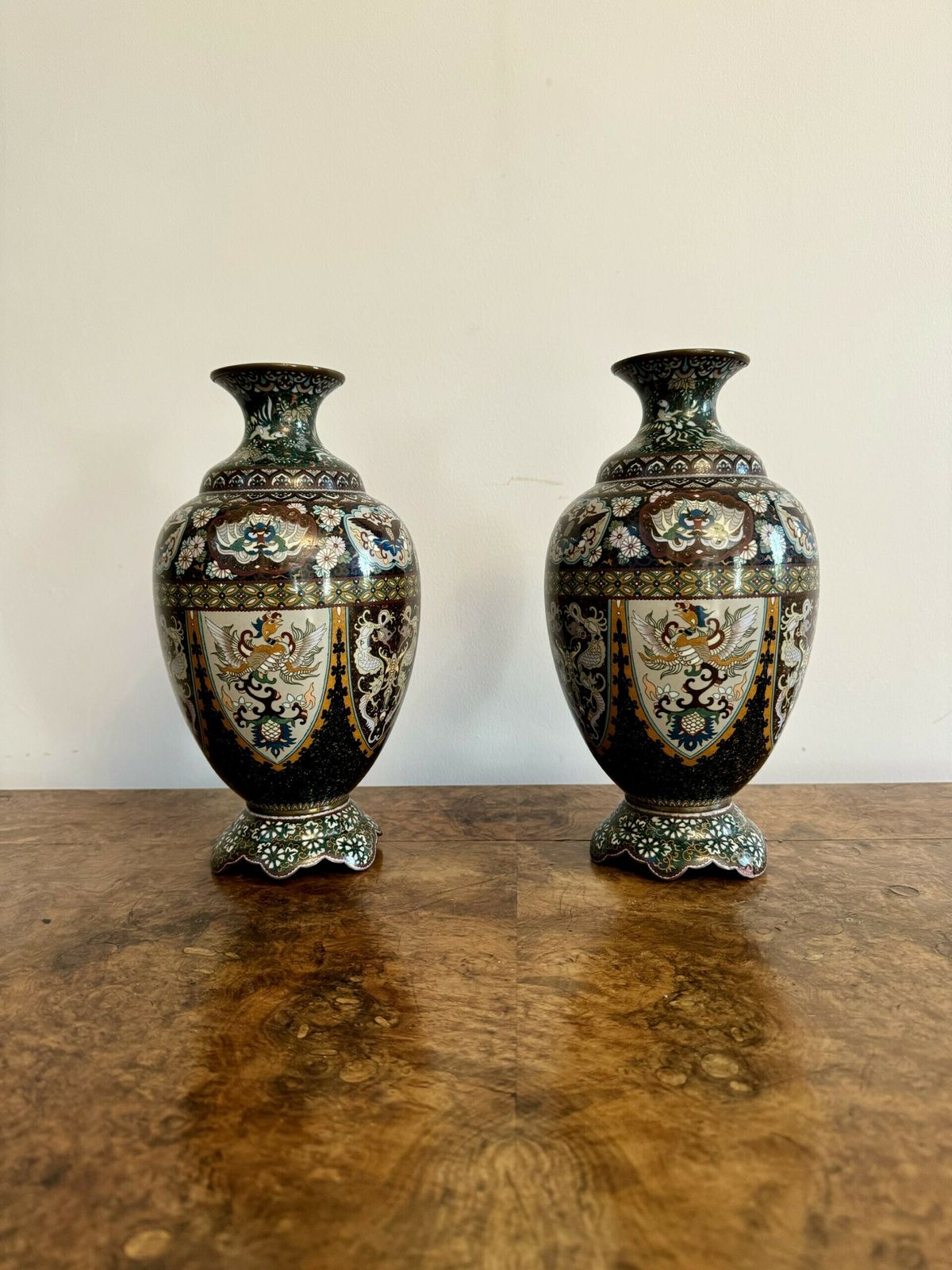 Superb Quality Pair Of Antique 19th Century Cloisonné Enamel Vases photo vinterior