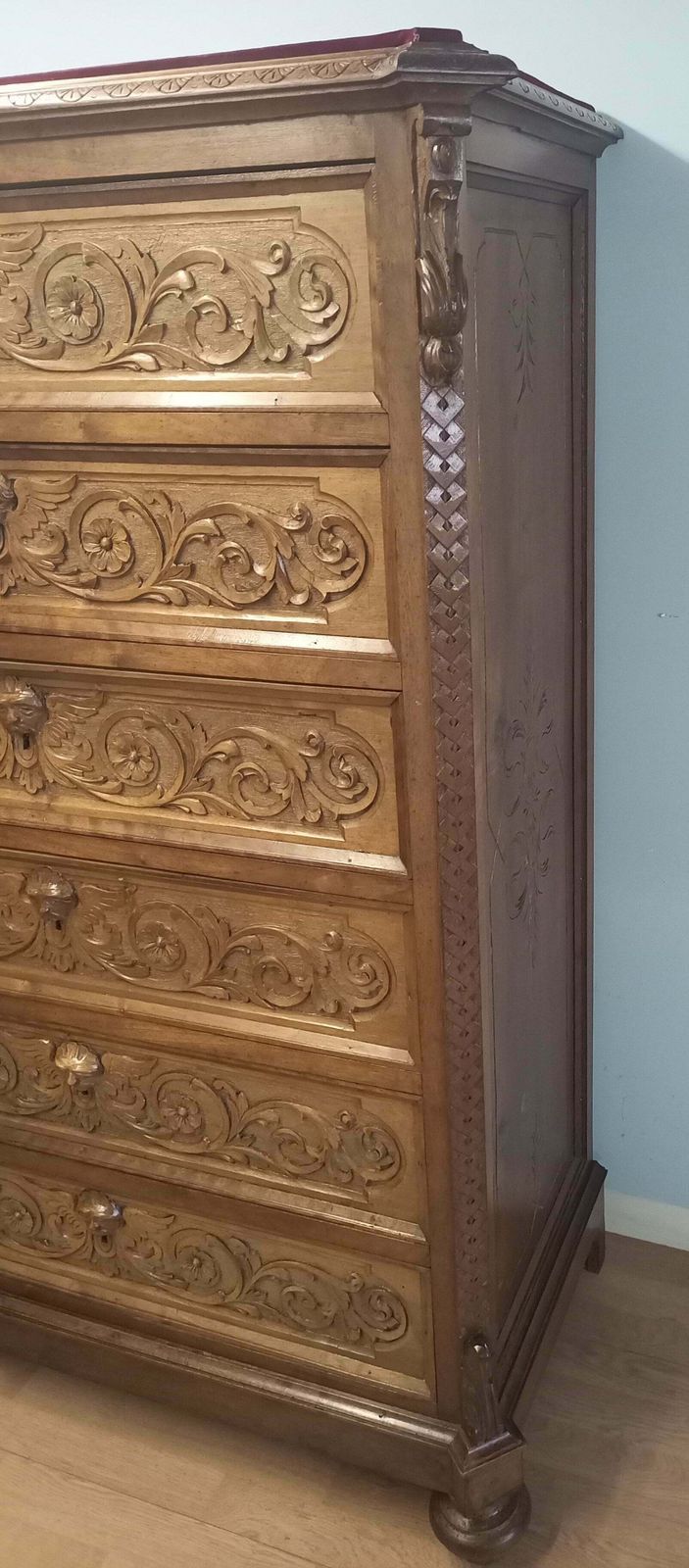 photo furniture Antique 19th Century Italian Walnut Chest Of Drawers