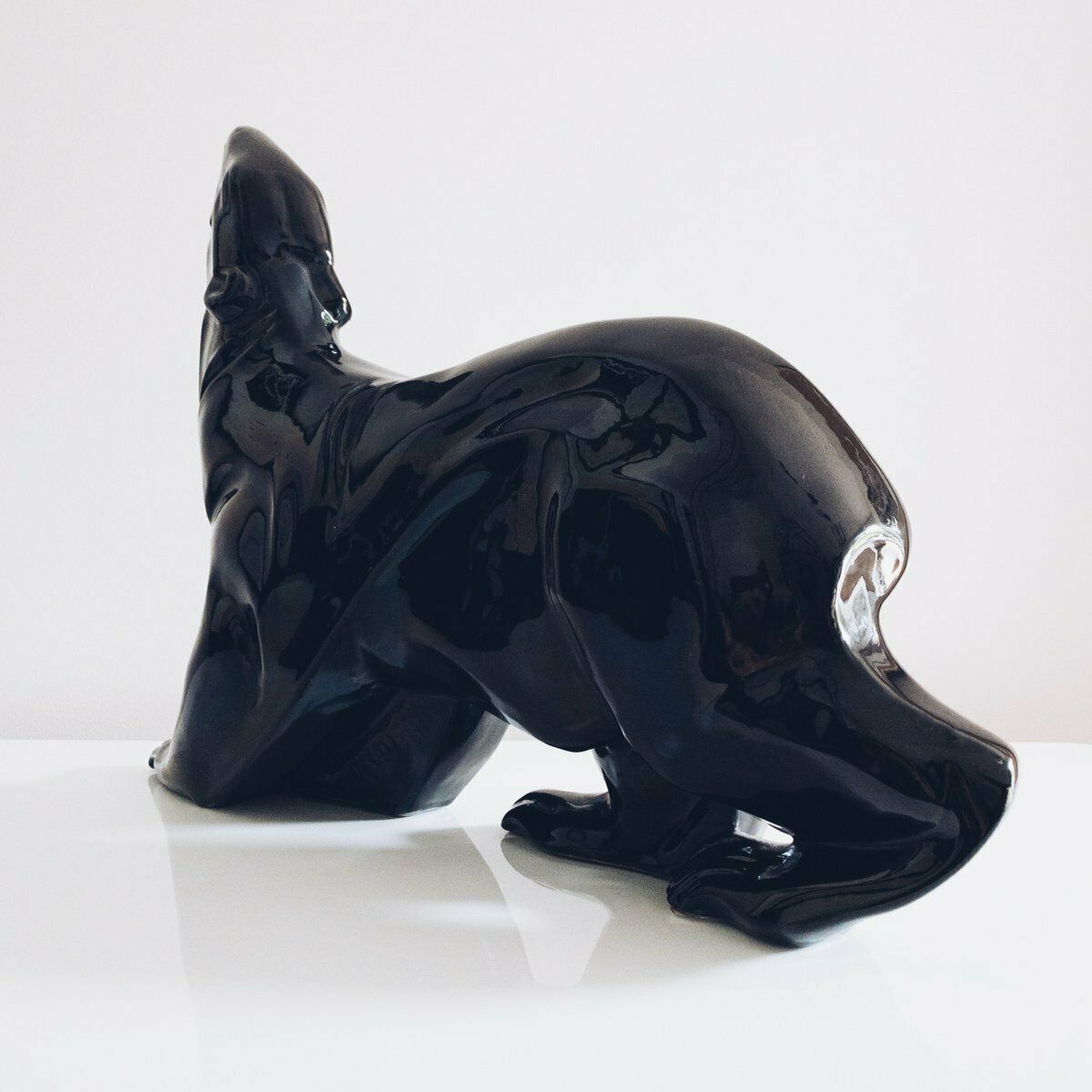 photo vintage Large Art Deco Black Polar Bear Figurine With Petrol Hue By Desbarbieux, 1920s