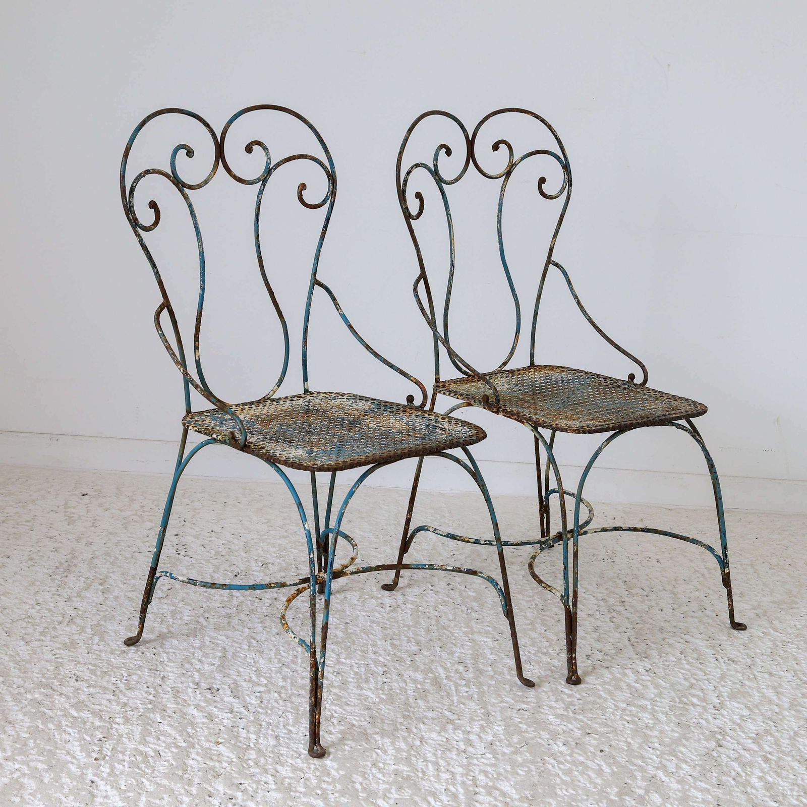 Pair Of Early 20th C Pretty Wrought Iron Painted Garden Chairs photo vinterior