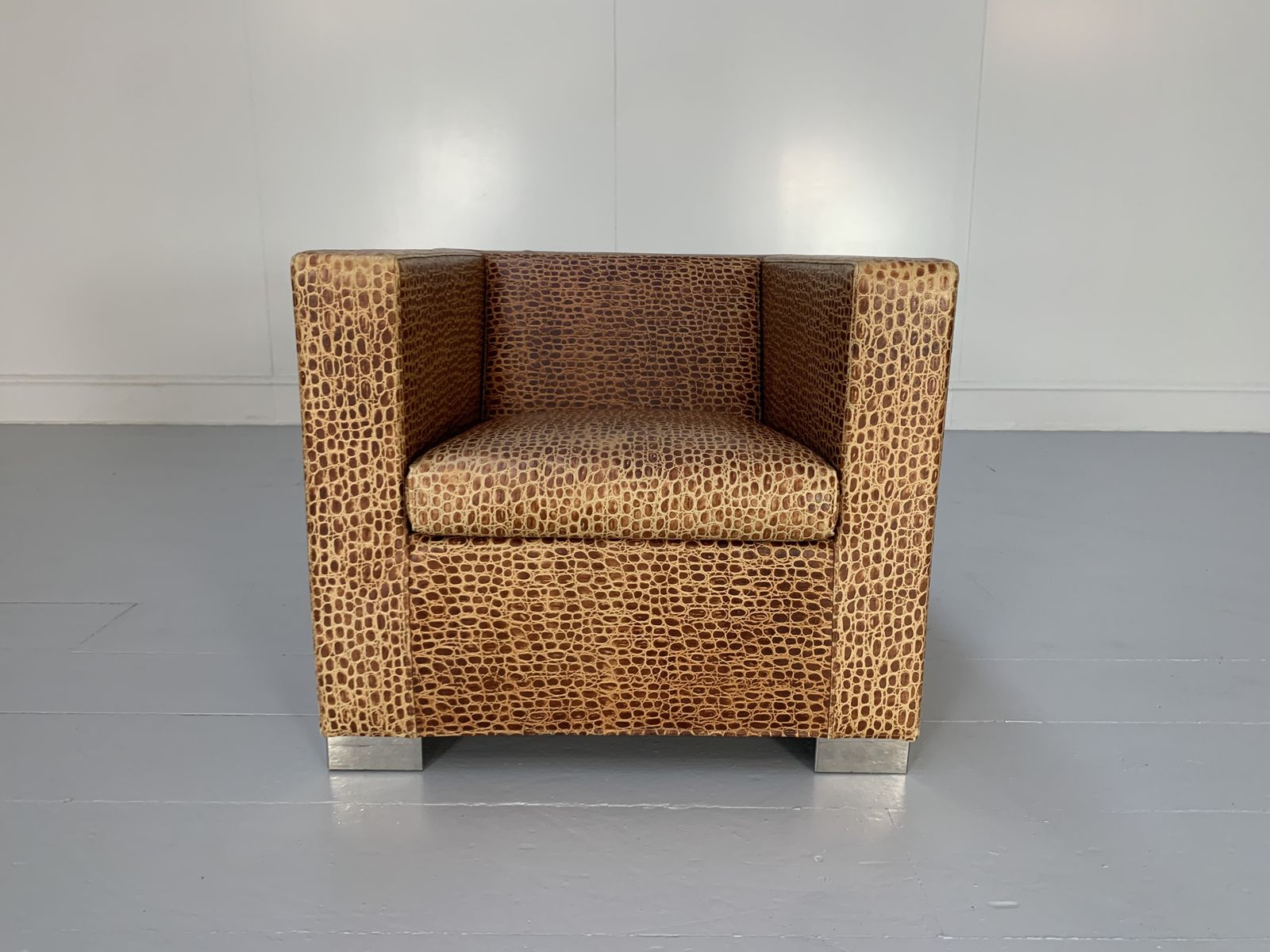 Minotti “Suitcase Line” Armchair & Ottoman – In Crocodile Leather photo vinterior