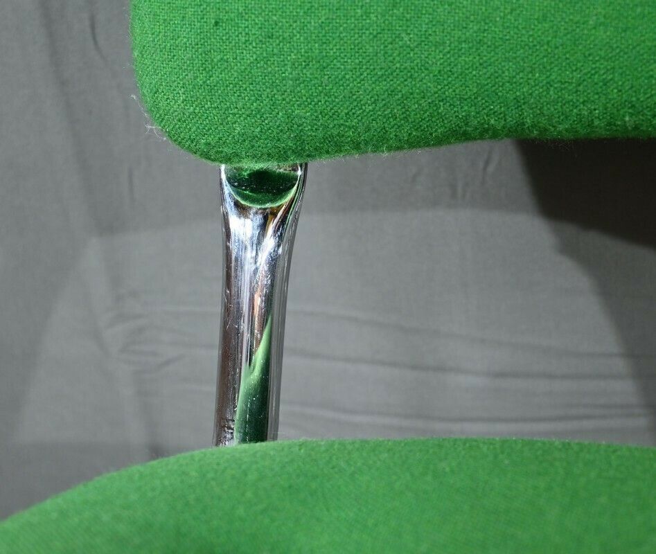 photo furniture Pair Of Chairs, Attributed To Steelcase Strafor – 1970