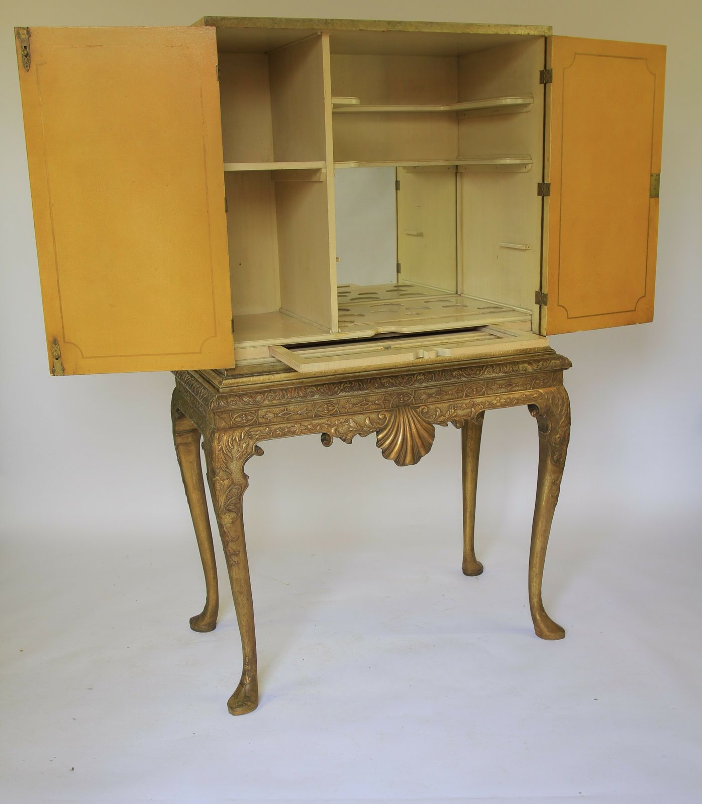 Chinoiserie Decorated Cocktail Cabinet On Stand photo 2800.0