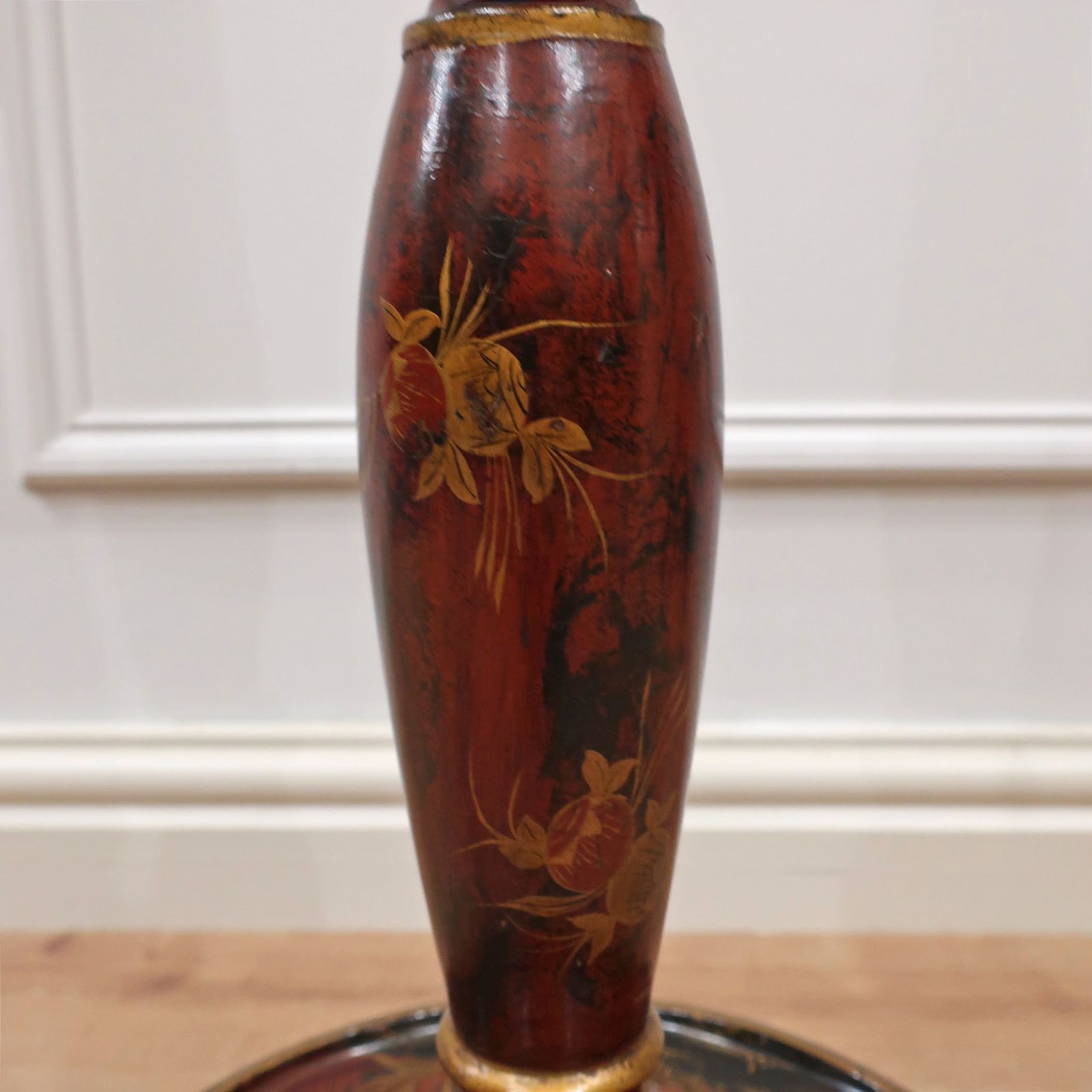 Early 20th Century Red Lacquer Chinoiserie Standard Floor Lamp photo vinterior