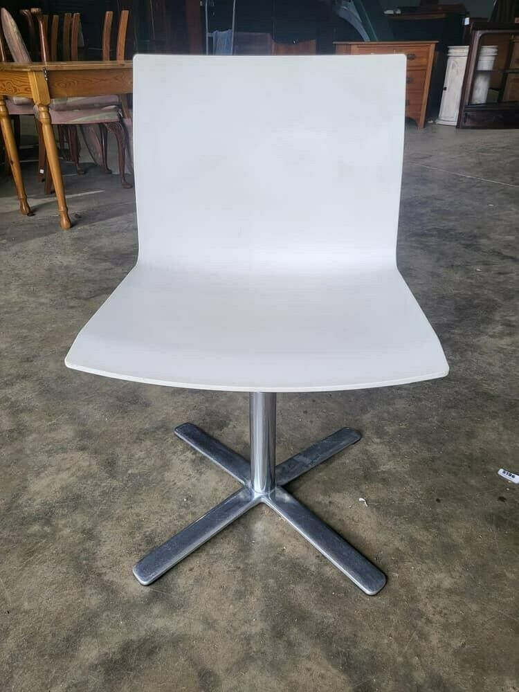 White 70's Style Office Swivel Chair Chrome Star Base photo buy