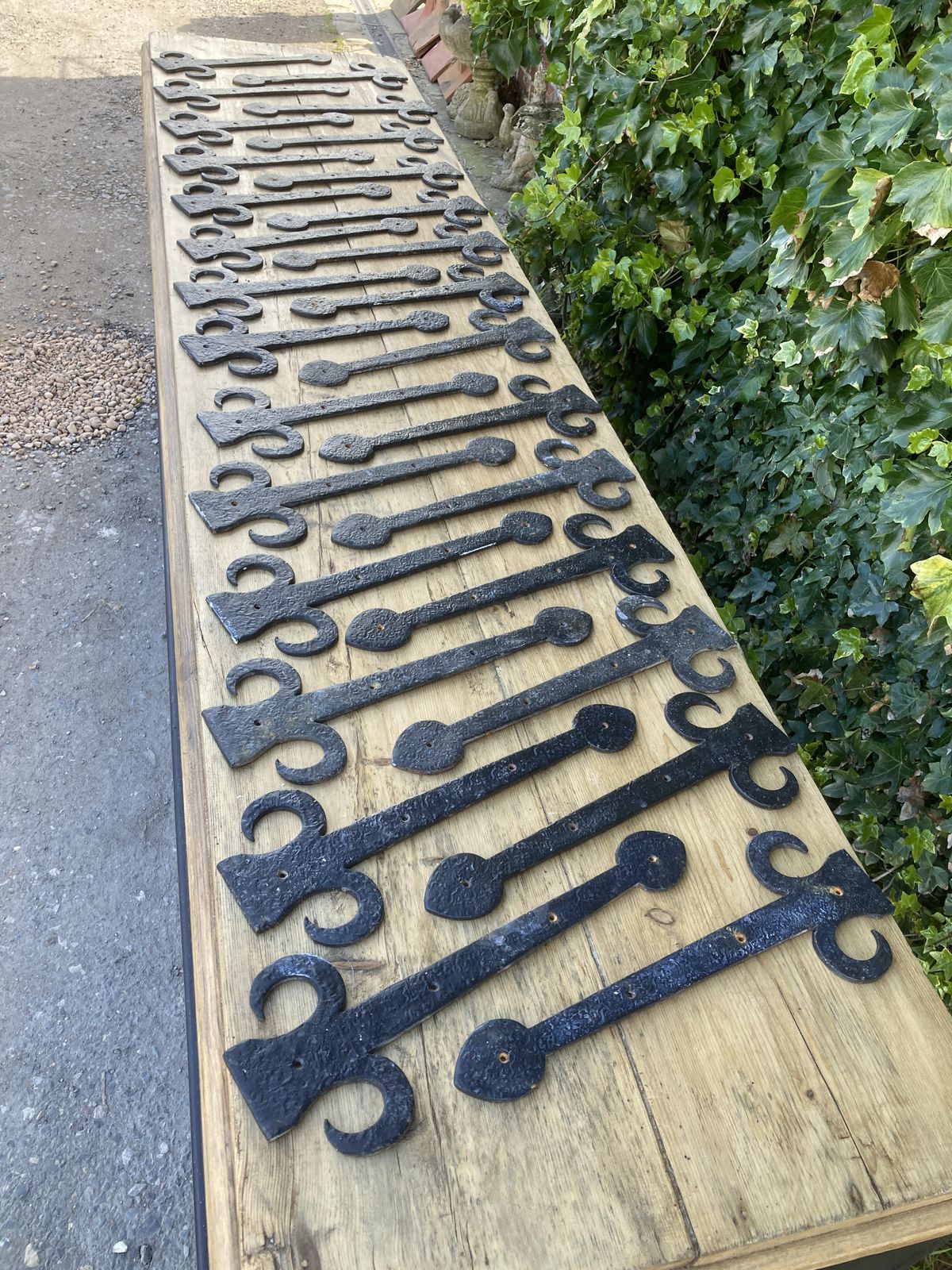 Pair Gothic Black Metal False Hinge Door Brackets photo vinterior