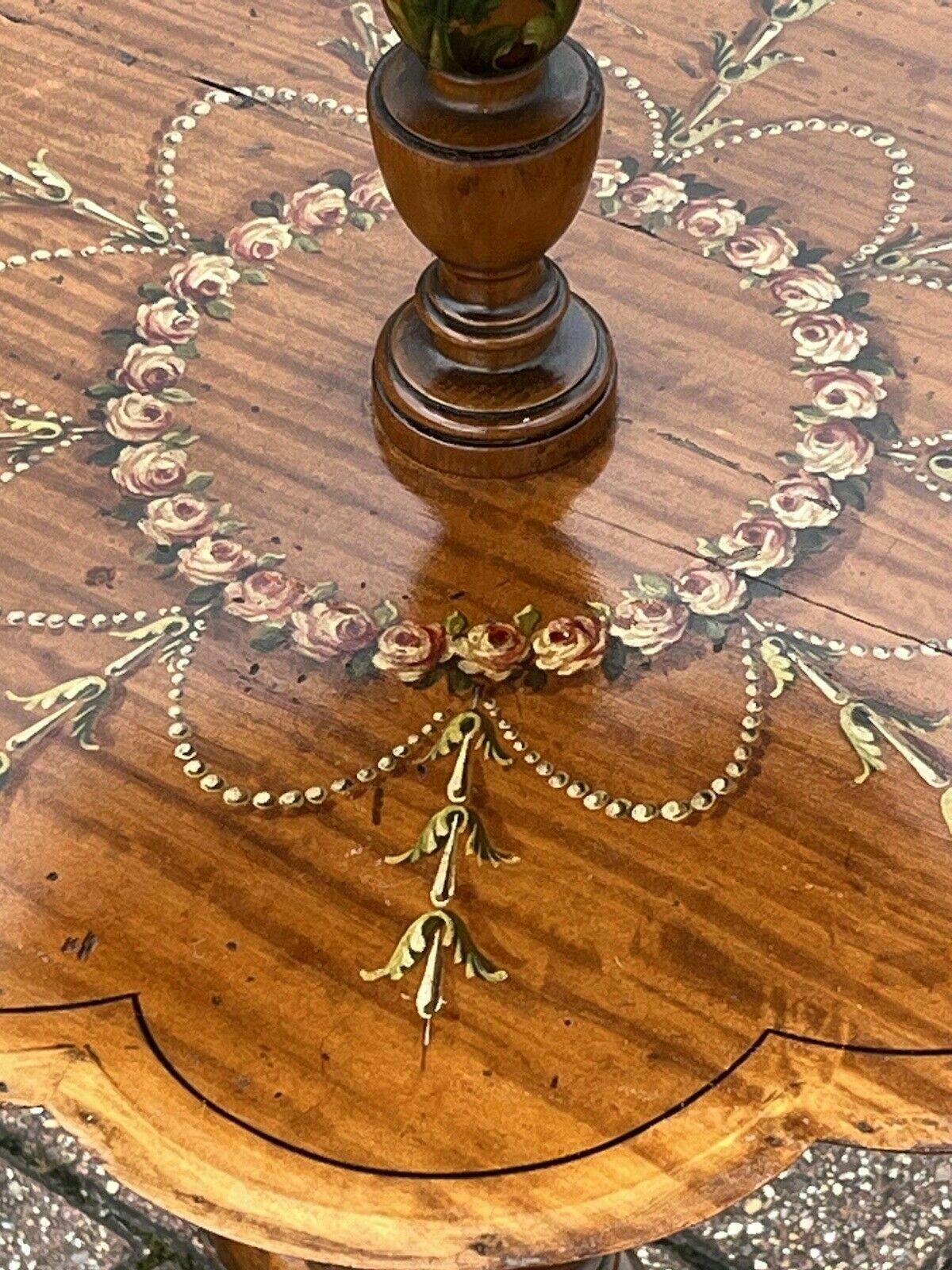 Edwardian Satin Walnut Painted Tea Table, Decorated With Cherubs And Foliage photo Furniture