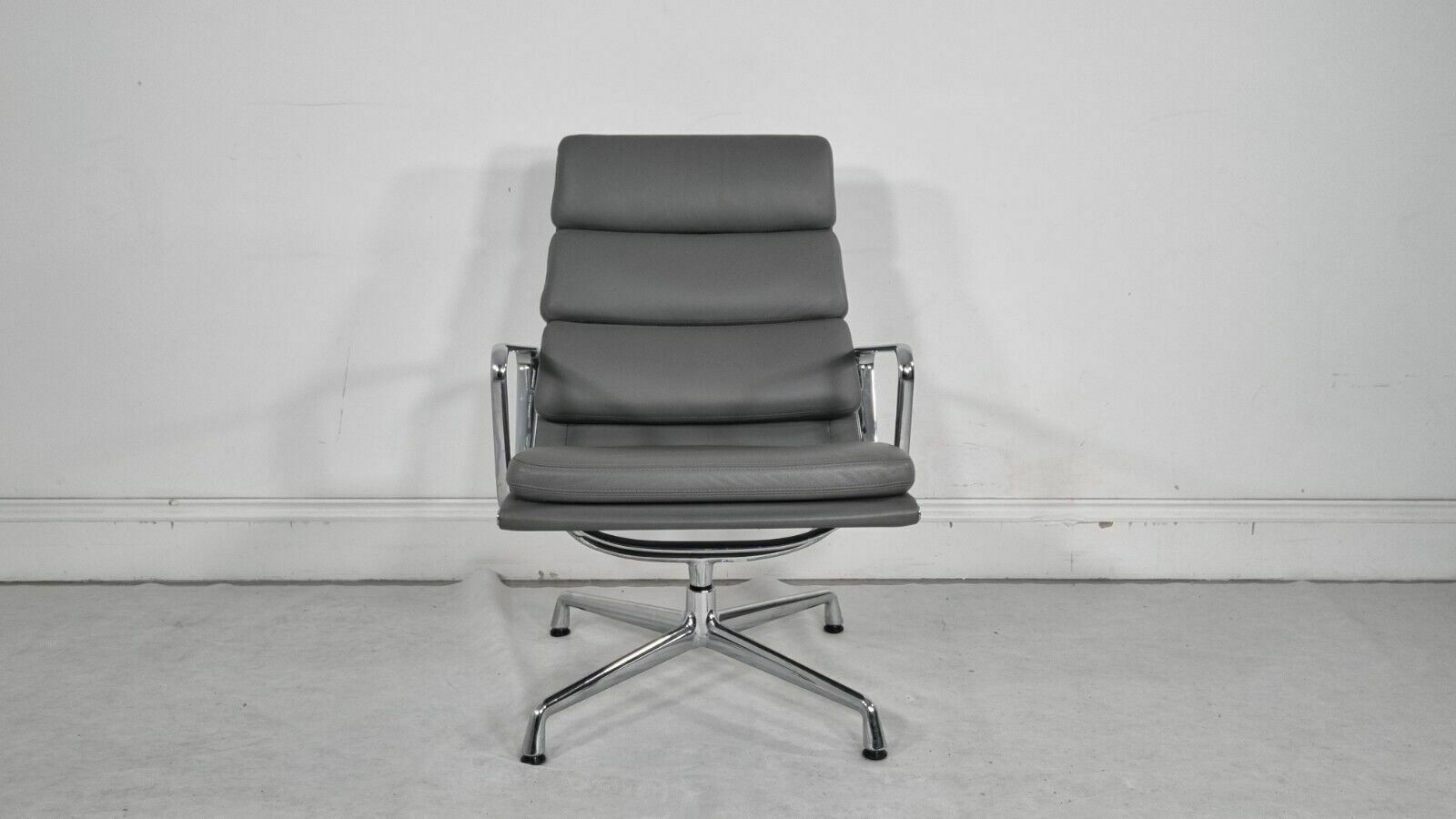 Pristine Vitra Eames Ea219 Soft Pad Chair In Soft Chair Leather photo furniture