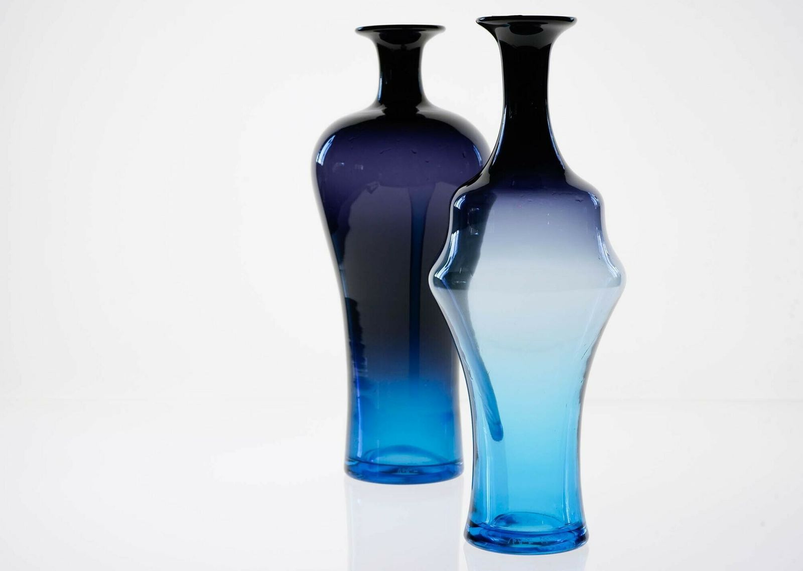 photo furniture Pair Of Glass Vases. Veart Cobalto Aquamarine Fading. Paolo Venini Design.