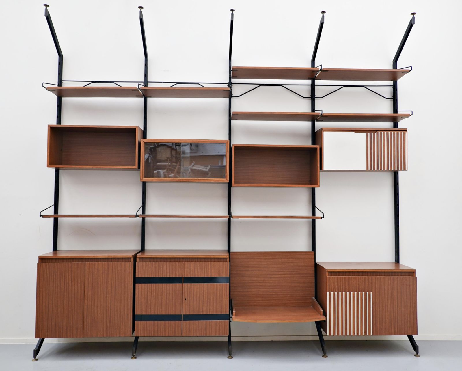 Furniture Mid Century Modern Italian Wall Unit Model ”Urio” By Ico Parisi For Mim, 1960s photo