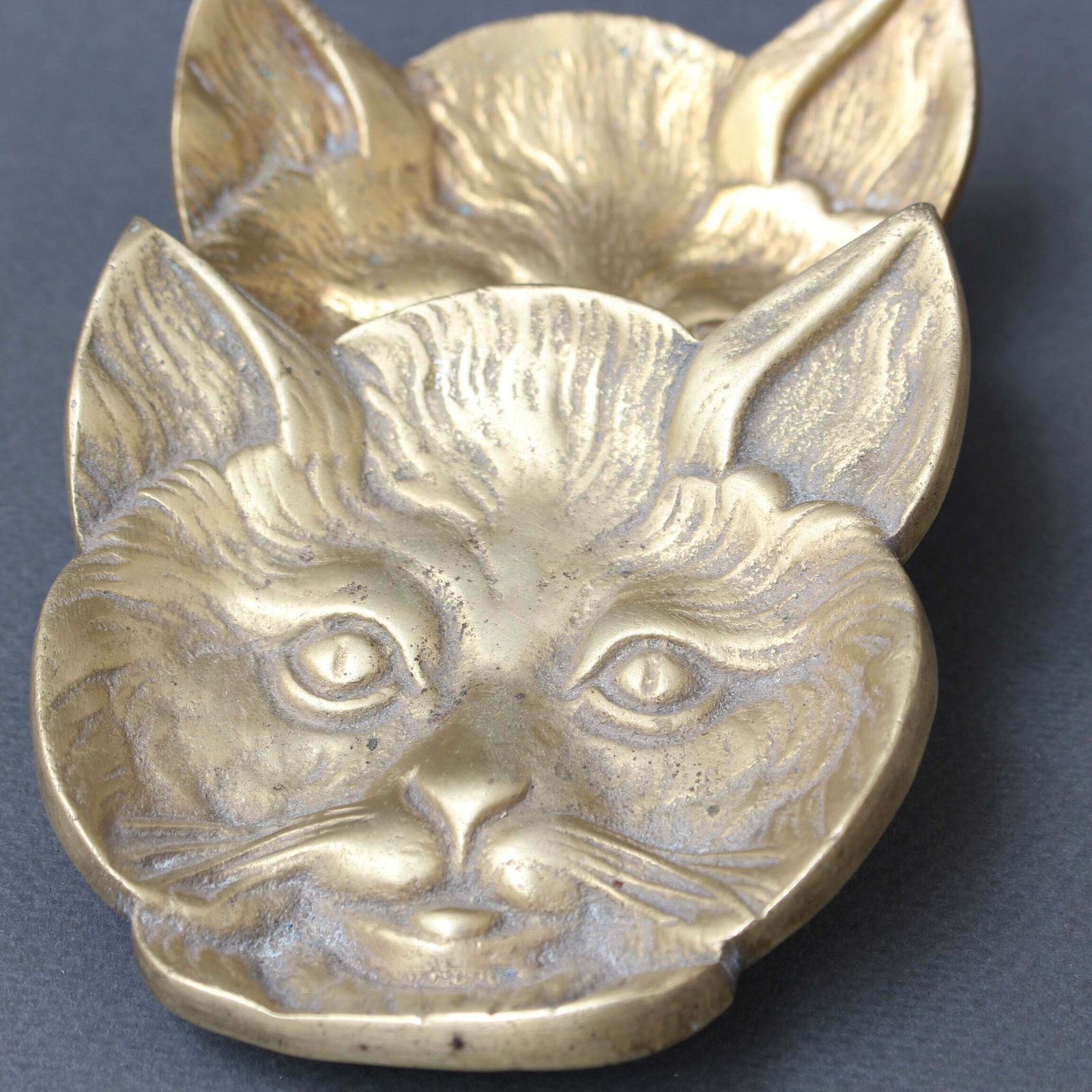 Pair Of Feline Brass Dishes (20th Century) photo buy