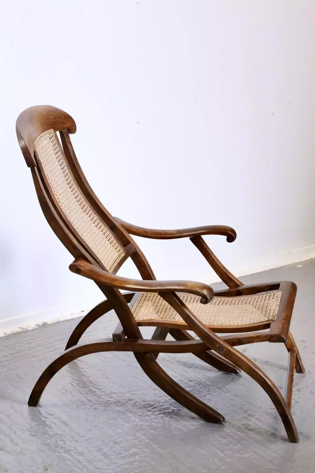 photo furniture Pair Fine Early Victorian Walnut And Cane Folding Travel Steamer Chairs