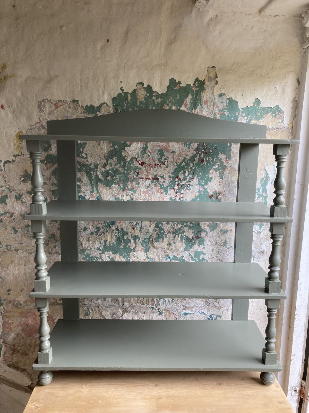 Victorian Green Painted Freestanding Display Shelves With Turned Columns
