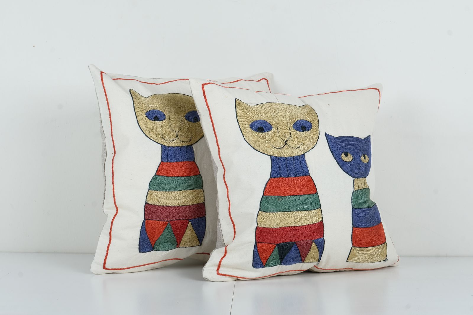 Tashkent Suzani Animal Pictorial Pillow Case Made From A 19th Century Suzani, Set Vat Motif Cushion Cover photo Textiles