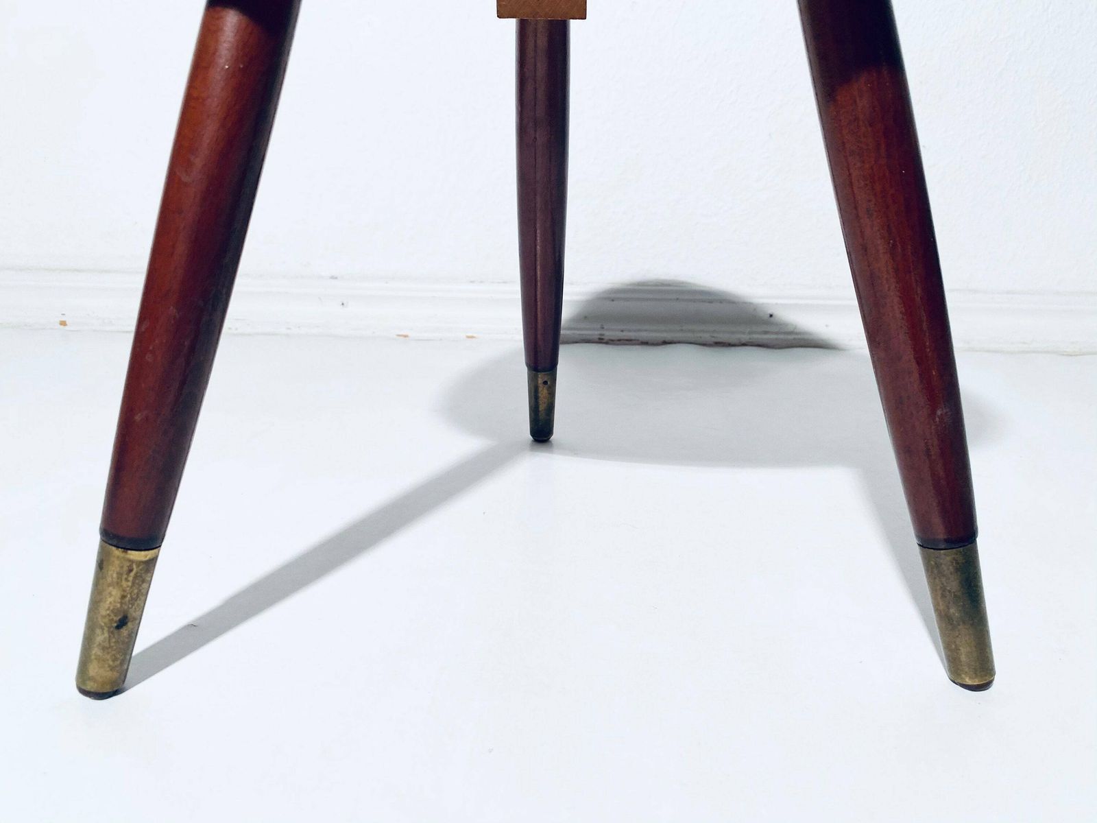 Elegant Mid Century Wooden Planter Table / 1950s 1960s Rockabilly Style photo vinterior