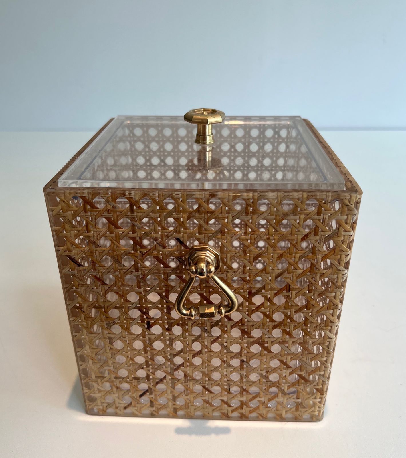 Ice Bucket In Plexiglass And Cannage In The Taste Of Gabriella Crespi photo furniture