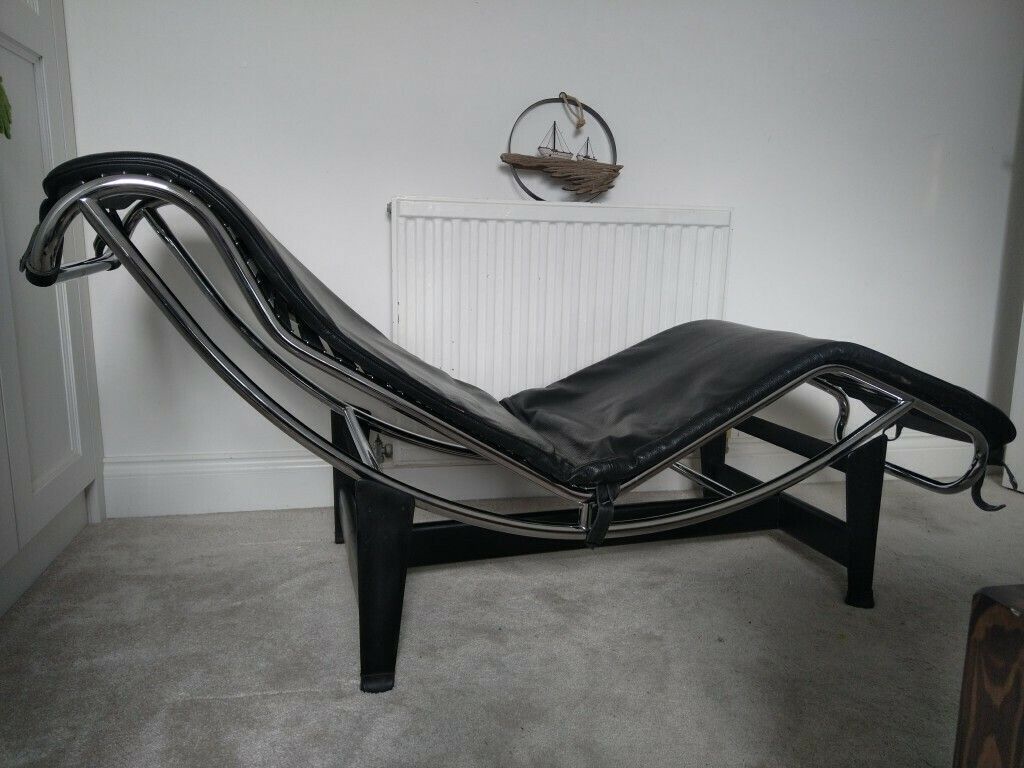 Le Corbusier Lc4 Style Black Leather Chaise Longue photo for sale