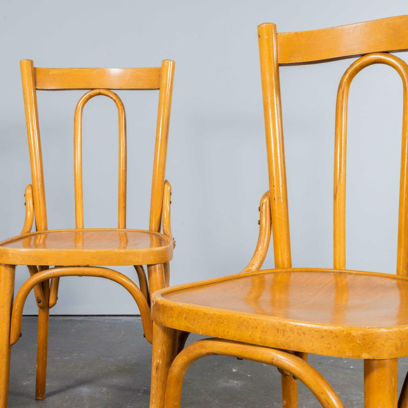 1960’s Simple Classic Back Bentwood Blonde Dining Chair – Set Of Three photo Furniture