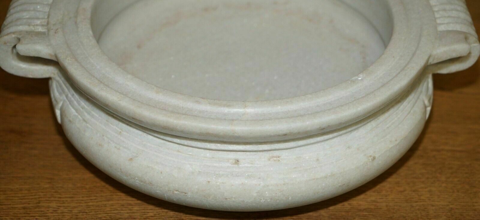 photo furniture Pair Of Antique 19th Century White Carrara Marble Shallow Garden Home Planters