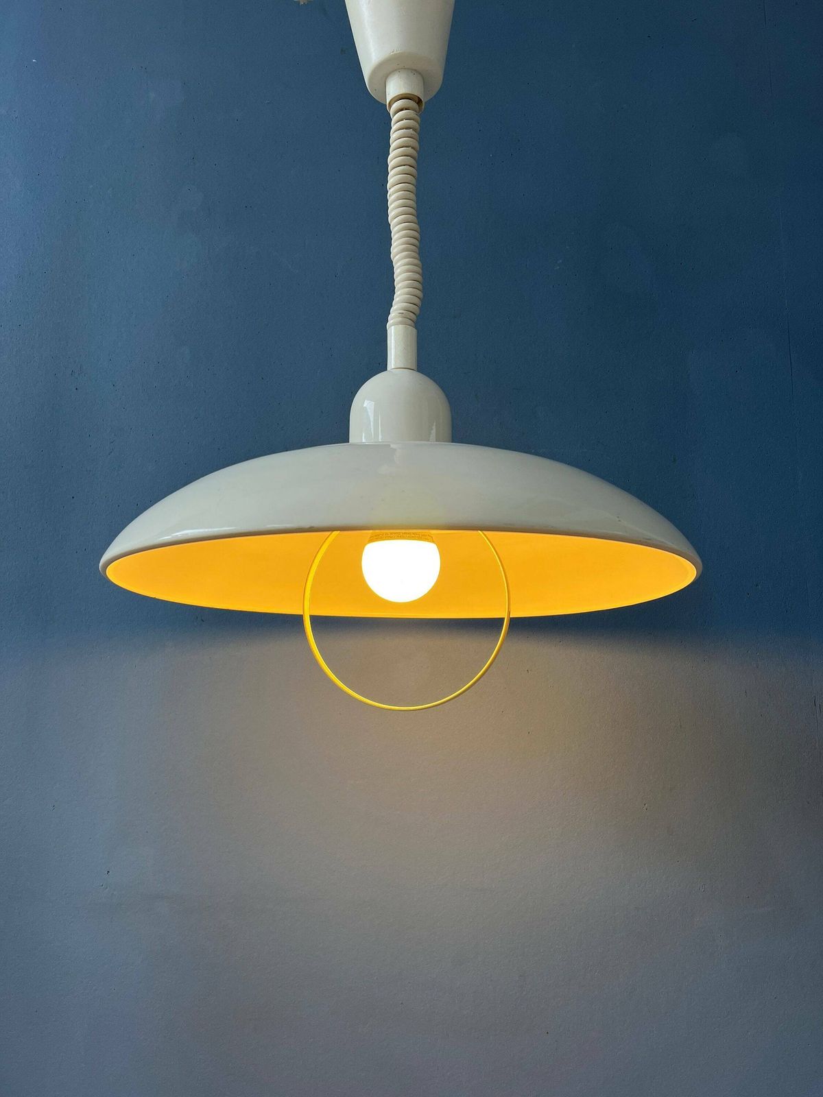 Vintage Beige Metalen Space Age Hanglamp photo Verlichting