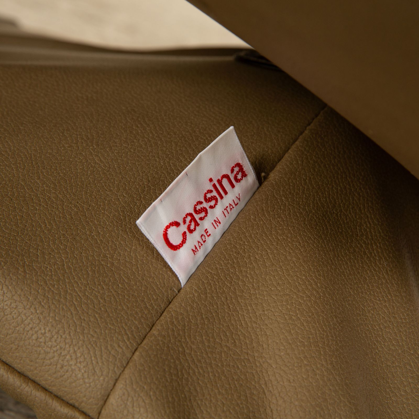 Fauteuil Cassina Wink en tissu vert olive rouge, nouvelle housse en cuir vegan microfibre photo vinterior