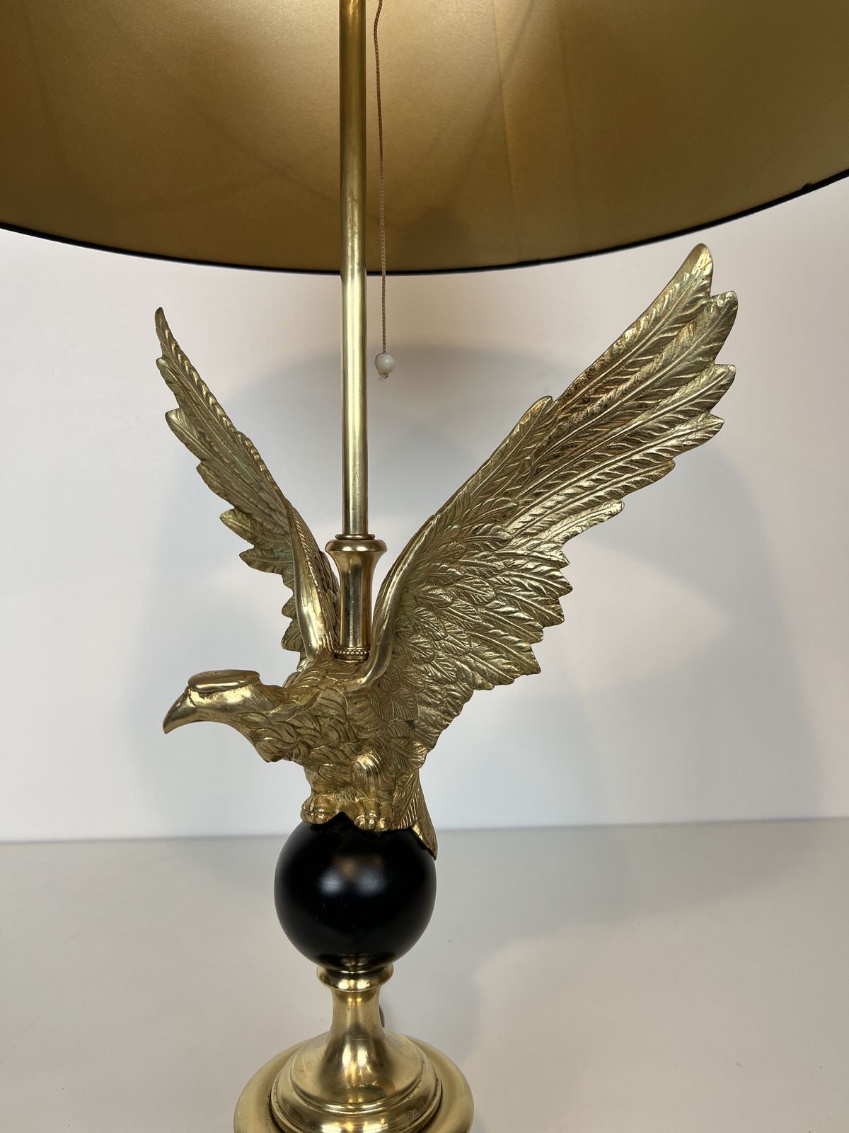 photo vintage Royal Eagle Lamp In Bronze In The Taste Of Maison Charles