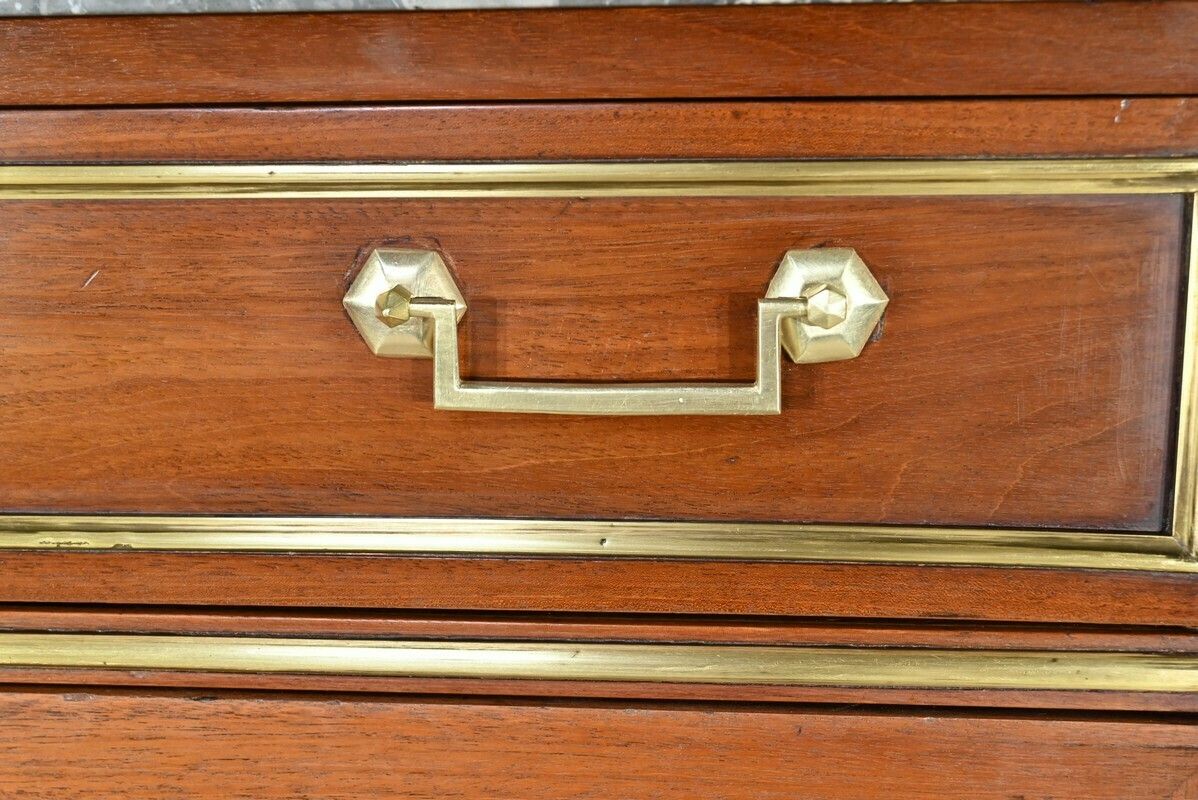 photo furniture Mahogany Secretary, Louis XVI Period – Late 18th Century