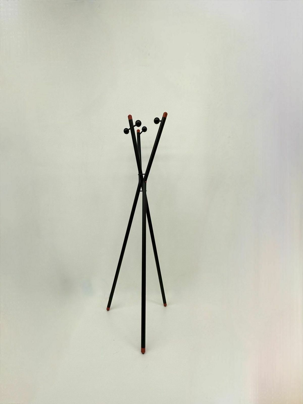Memphis Design Tripod Coat Rack , 1980s photo vinterior