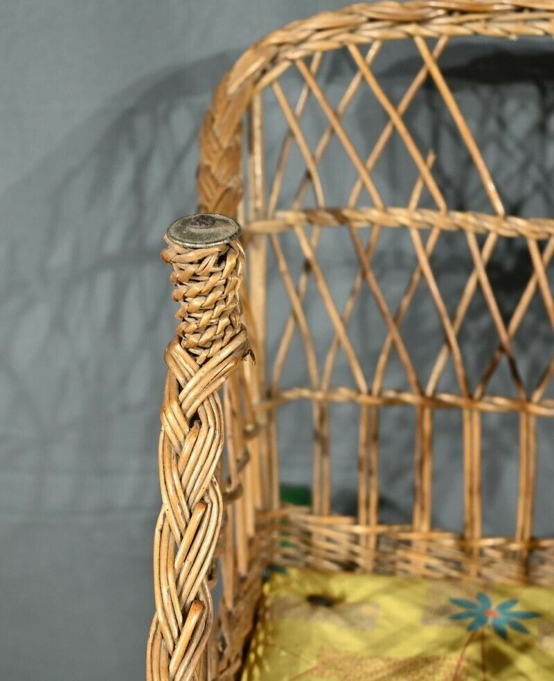 photo vinterior Wicker Child Stroller – 1900, 1900s
